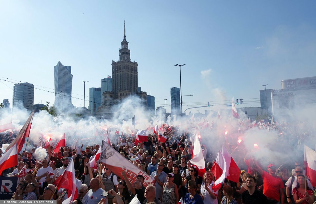 marsz niepodległości, 11 listopada święto niepodległości, krzysztof bosak, narodowcy Marsz Niepodległości w Warszawie. Piętrzenie trudności formalnych