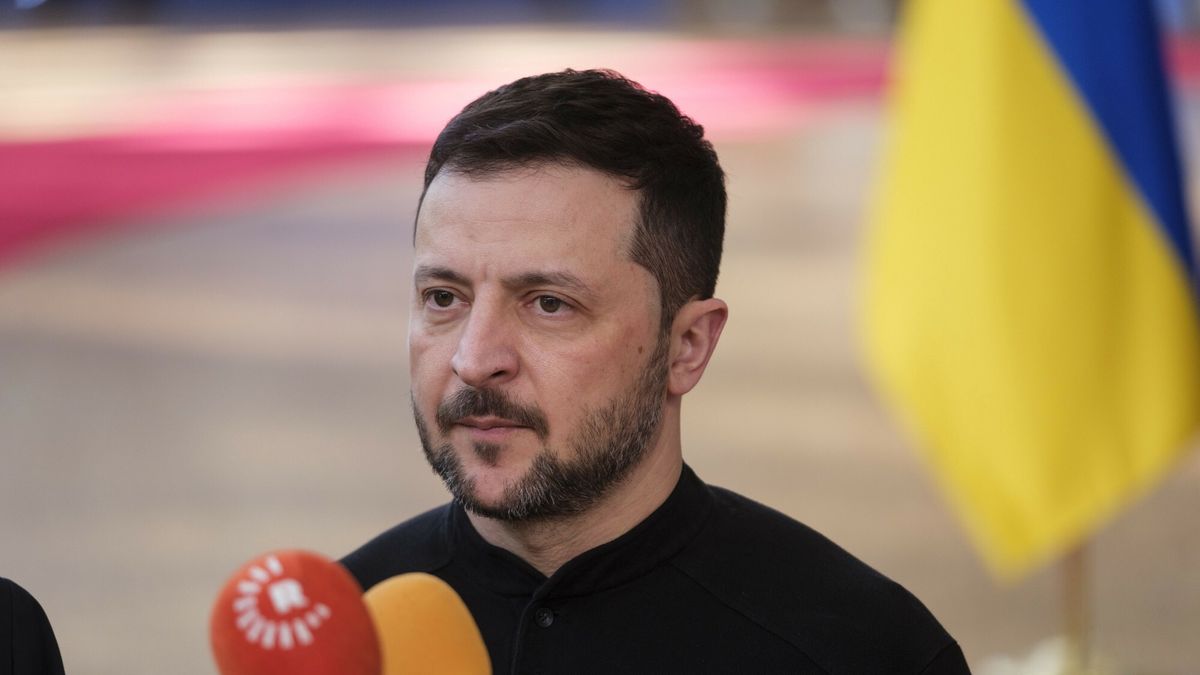 Wizyta prezydenta Ze?enskiego na szczycie Unii Europejskiej
President of Ukraine Volodymyr Zelenskyy is  talking to media prior the start of an EU Summit in the Europea building on March 6, 2025 in Brussels, Belgium. European Council President Antonio Costa hosts a special EU summit dedicated to "European defence and Ukraine". Fot: Thierry Monasse/REPORTER
Thierry Monasse