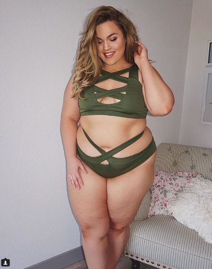 Loey w bikini wygląda super sexy!