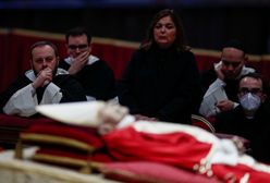 Pokazali ciało papieża. Gigantyczne tłumy w Watykanie