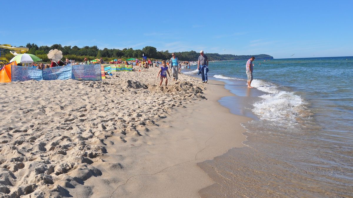 plaża bałtyk morze parawany wakacje