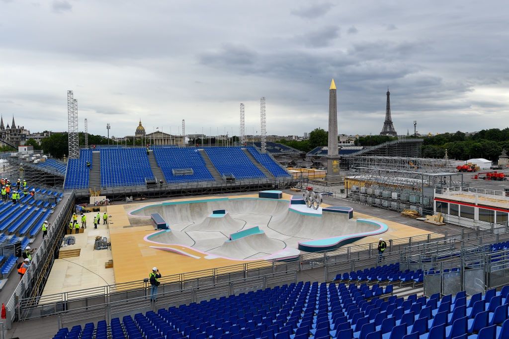 Widok na skatepark na Place de la Concorde - jest to miejsce, gdzie rozgrywane będą zawody BMX Freestyle i skateboardingu