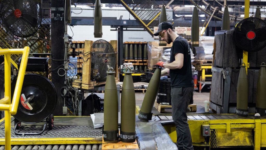 America's War Machine Can't Make Basic Artillery Fast Enough
An employee places painted projectiles on pallets at the Scranton Army Ammunition Plant in Scranton, Pennsylvania, US, on Tuesday, April 16, 2024. The US is now spending more than $5 billion to overhaul aging factories from Scranton, Pennsylvania, to rural Louisiana to southwest Virginia, with the goal of cranking out 100,000 155mm shells every month by the end of next year. Photographer: Rachel Wisniewski/Bloomberg via Getty Images
Bloomberg
manufacture, laborer, jobs, americas, business news, u.s., unrest, weaponry, employment, north american, projectiles, scranton army ammunition plant, worker, enterprise2024, labor, labour, american, u.s.a., us, work, industries, labor market, fabrication, united states of america, war, conflict, crisis