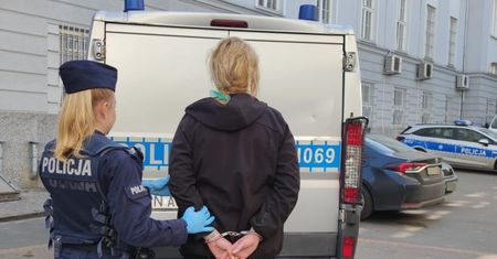 Gdańsk. Pasażerka taksówki wpadła w furię i wyłamała palec kierowcy