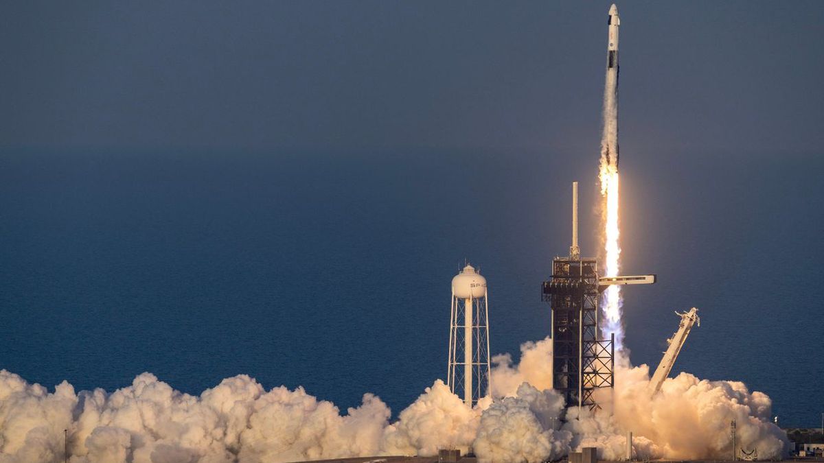 NASA i SpaceX wysłały na ISS nową załogę. Wracają "uwięzieni" astronauci