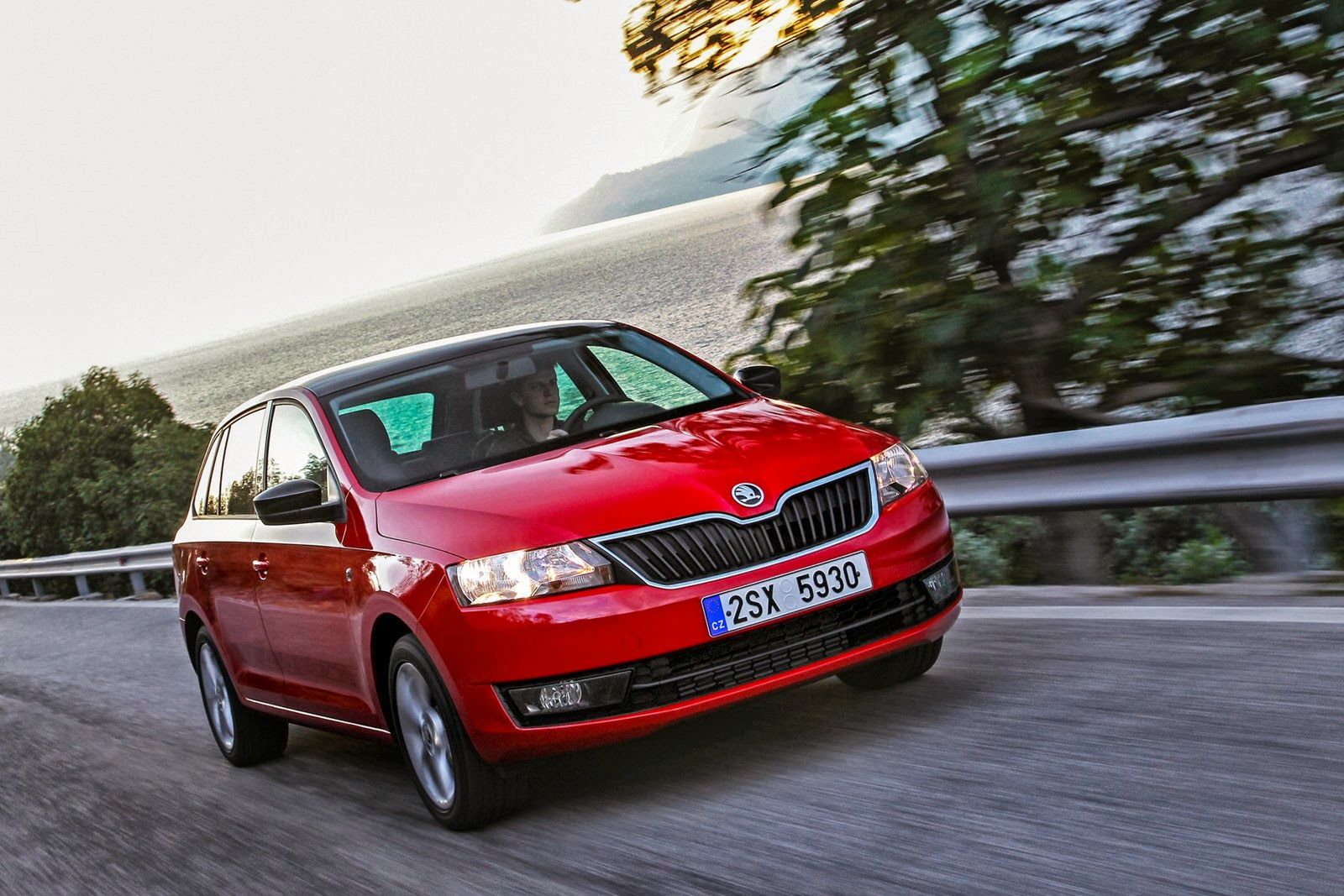 Škoda Rapid Spaceback - obszerna galeria od producenta 30
