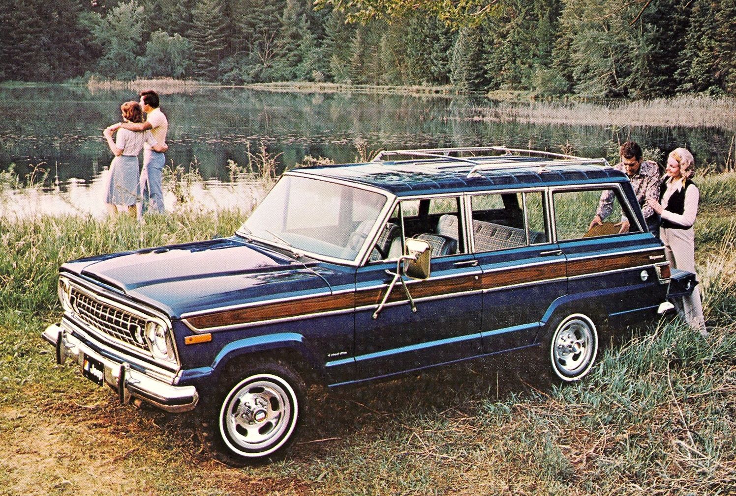 Jeep Wagoneer z 1978 roku i typowo SUV-owska atmosfera. Rodzina, piknik i samochód off road
