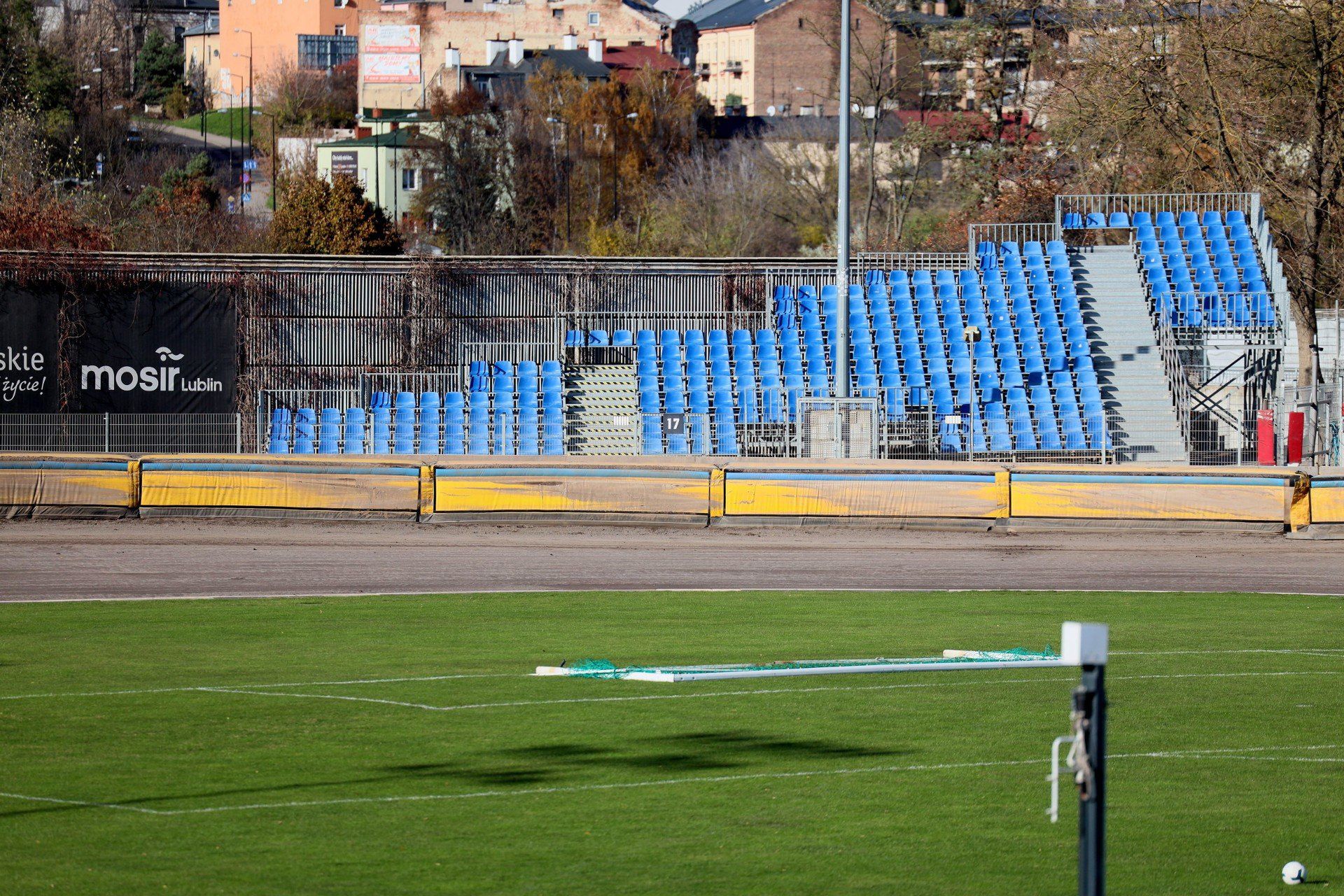 Ruszyła przebudowa stadionu żużlowego przy Zygmuntowskich. Na pierwszy ogień poszły toalety.