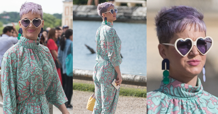 Sfioletowiała Katy Perry zwiedza Wersal