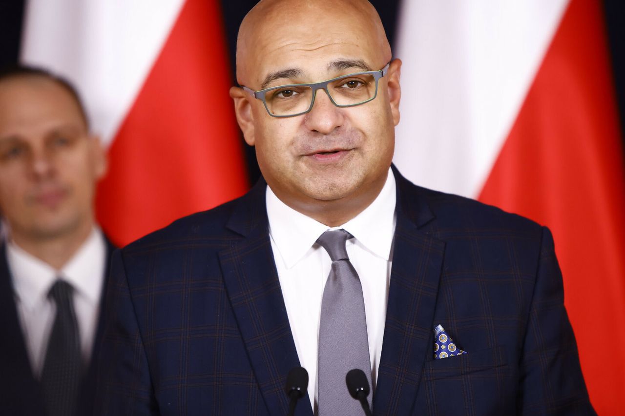 Rozliczanie Alvina Gajadhura. Śledztwo prokuratury, akt oskarżenia i szybka decyzja sądu o umorzeniu