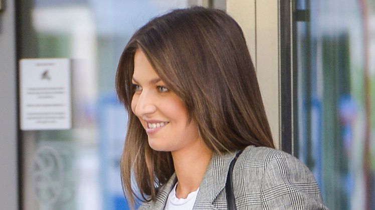 Anna Lewandowska w młodzieżowej stylizacji