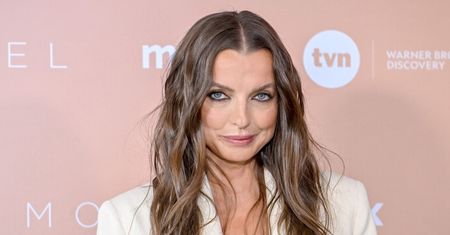 Spodnie Sokołowskiej to hit sezonu. Biją na głowę obcisłe jeansy