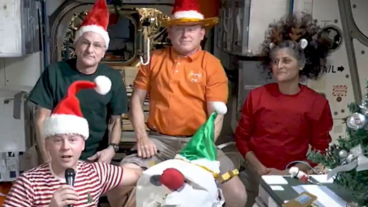 Świąteczne zdjęcie uwięzionych astronautów wywołało pytania