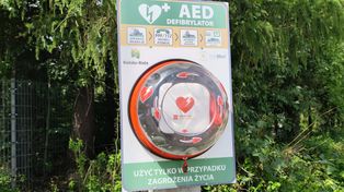 Nowe defibrylatory AED w Bielsku-Białej. Miasto zwiększa dostęp do sprzętu