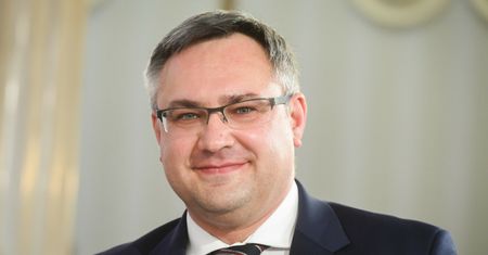 Protest mediów na antenie TVP Info? Poseł pokazał hasło