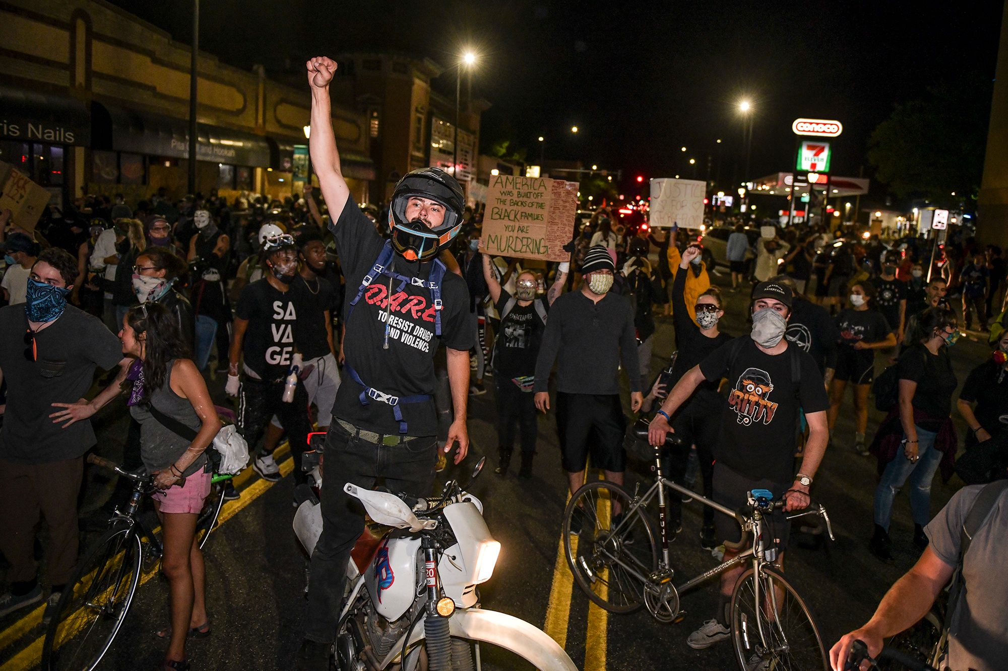 Protesty po śmierci George'a Floyda. Ulice USA płoną 15