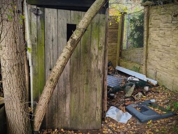 Glinojeck: Ukrył narkotyki w wychodku. Grożą mu 3 lata więzienia
