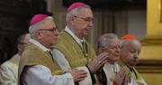 Polscy biskupi wezwani do Watykanu. Gądecki zabrał głos na temat "plotek"