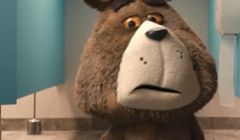 Plushak w toalecie reklamuje 50 GB internetu w Plush na Kartę (wideo)