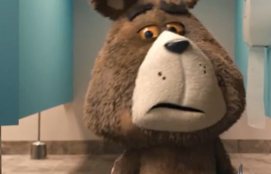 Plushak w toalecie reklamuje 50 GB internetu w Plush na Kartę (wideo)
