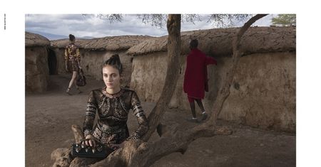 Steve McCurry fotografował wojny, teraz przygotował sesję dla Valentino