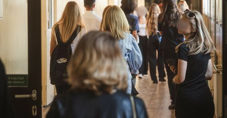 Nauczyciel z Gdyni miał uwieść 15-letnią uczennicę. "Popraw stanik. Albo zdejmij"