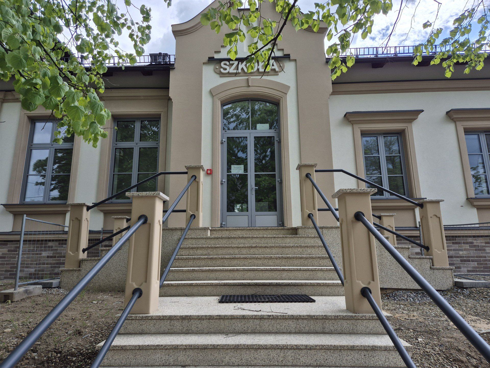Szkoła Ludowa w Binarowej