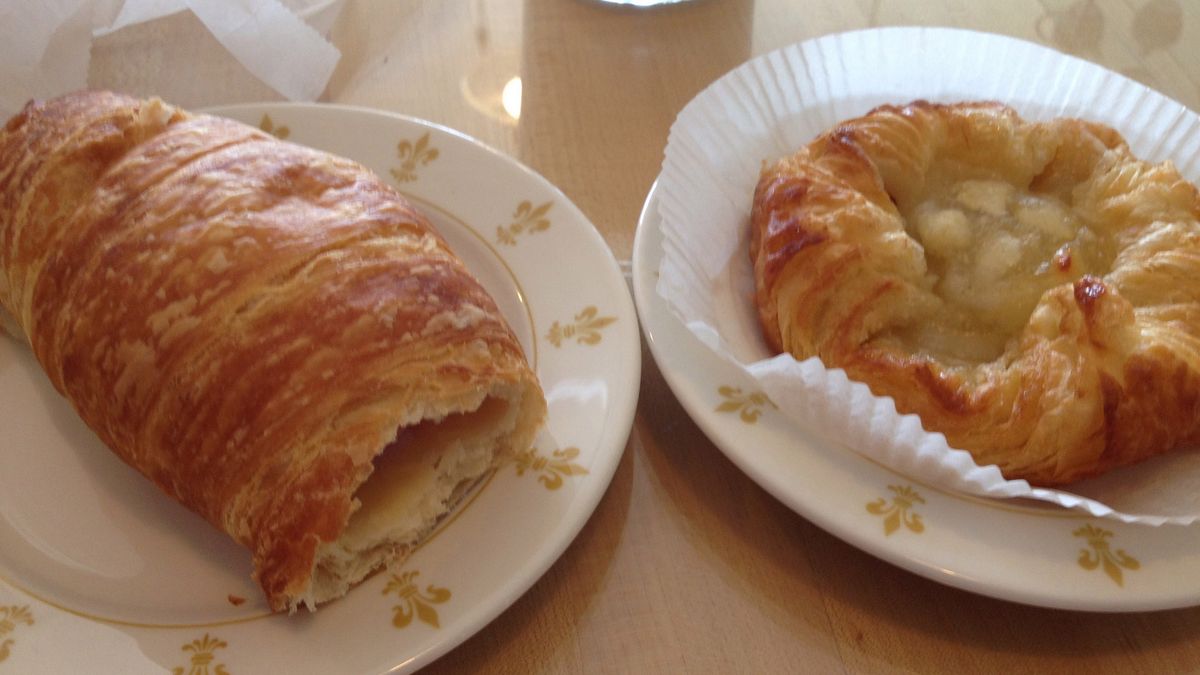 Croissant z jabłkiem