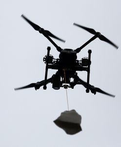 Warszawa. Dron przewiózł próbki do badań na obecność SARS-CoV-2 