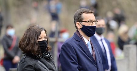 Premier z żoną na pogrzebie Krzysztofa Krawczyka