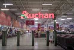 500+. Auchan chce wiedzieć, czy pracownicy biorą świadczenie