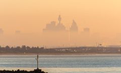 Nie widać Sydney. Ale to nie mgła