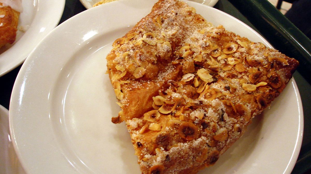 Ciasto duńskie z orzechami (zawiera migdały, rodzynki, orzechy, cynamon)