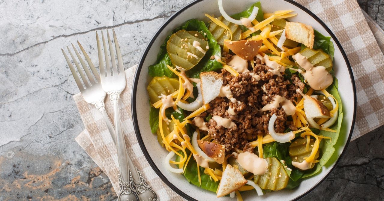 Na Wszystkich Świętych podam rodzinie sałatkę hamburgerową