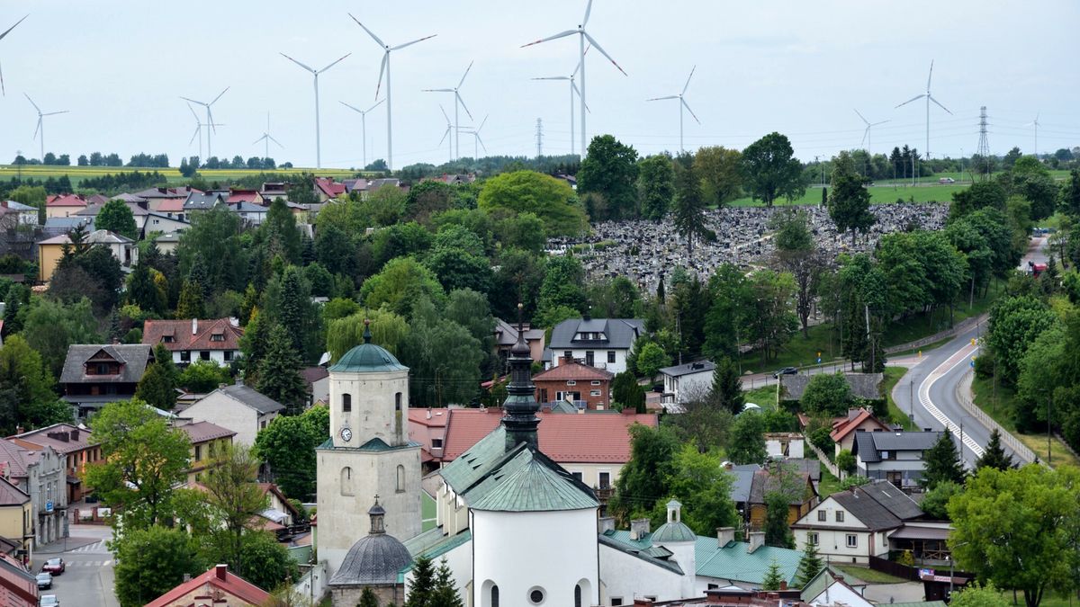 "Nowy mechanizm gratyfikacji". Właściciele wiatraków mają zrzucać się na mieszkańców