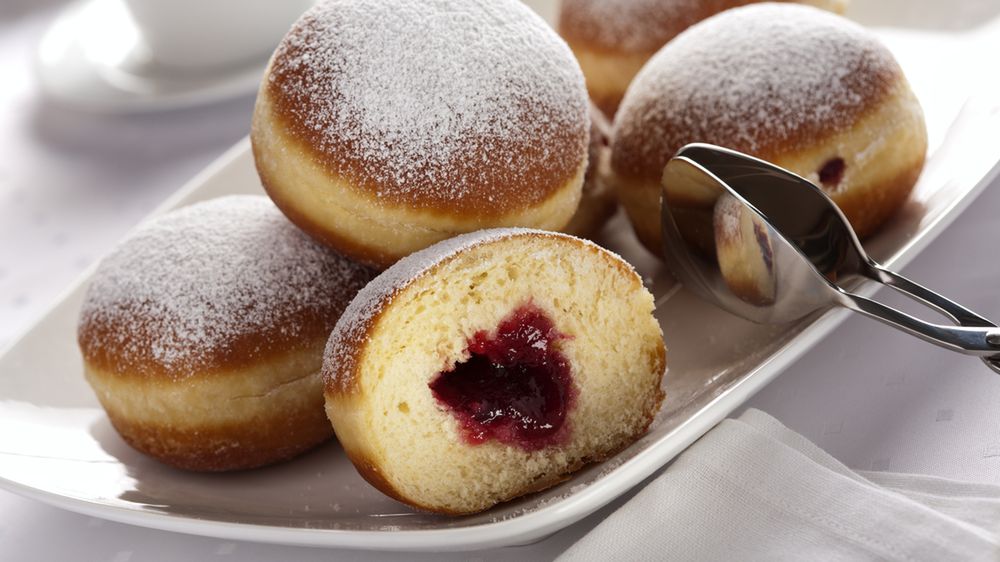 Pączek – historia, tłusty czwartek, rodzaje, kalorie, przepis