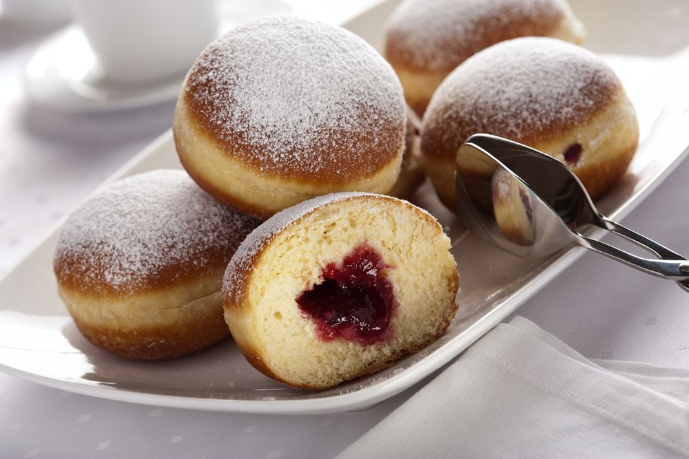 Pączek – historia, tłusty czwartek, rodzaje, kalorie, przepis