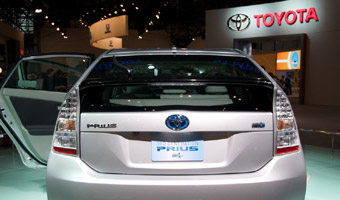 Toyota wzywa priusy i lexusy do naprawy