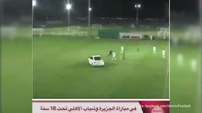 #dziejesiewsporcie: tak się gra w Emiratach. Auto gnało między piłkarzami