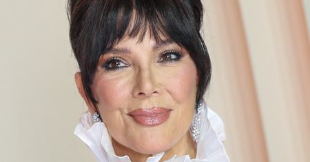 70-letnia Kris Jenner BEZ MAKIJAŻU opuszcza salon SPA. Lifting za 100 tys. zł SIĘ OPŁACIŁ? (FOTO)
