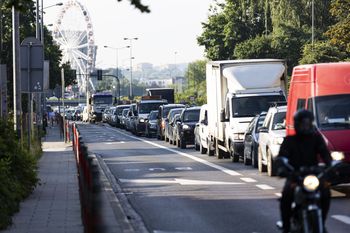 Strefa czystego transportu w Krakowie wciąż pod ostrzałem. Mocne słowa burmistrza Skawiny