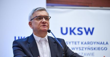 Afera wokół rektora UKSW i mieszkania starszej kobiety. Ksiądz reaguje na materiał