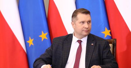 Posłanka ujawnia kolejne oburzające fakty. Tak dostali przelew z MEN