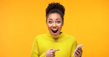 Kupujesz smartfon przez internet? Nie daj się oszukać!