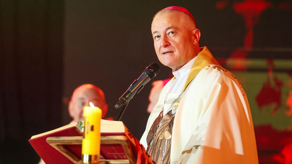 Biskup Artur Ważny