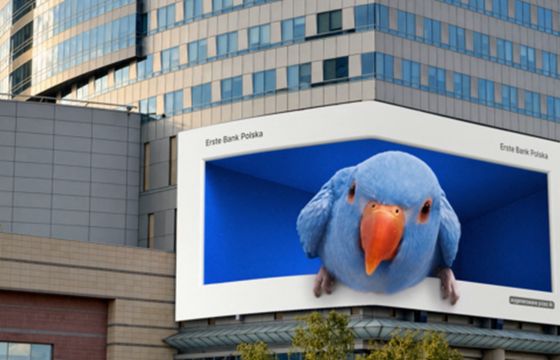 Papużka Erste Bank Polska w trójwymiarowej reklamie
