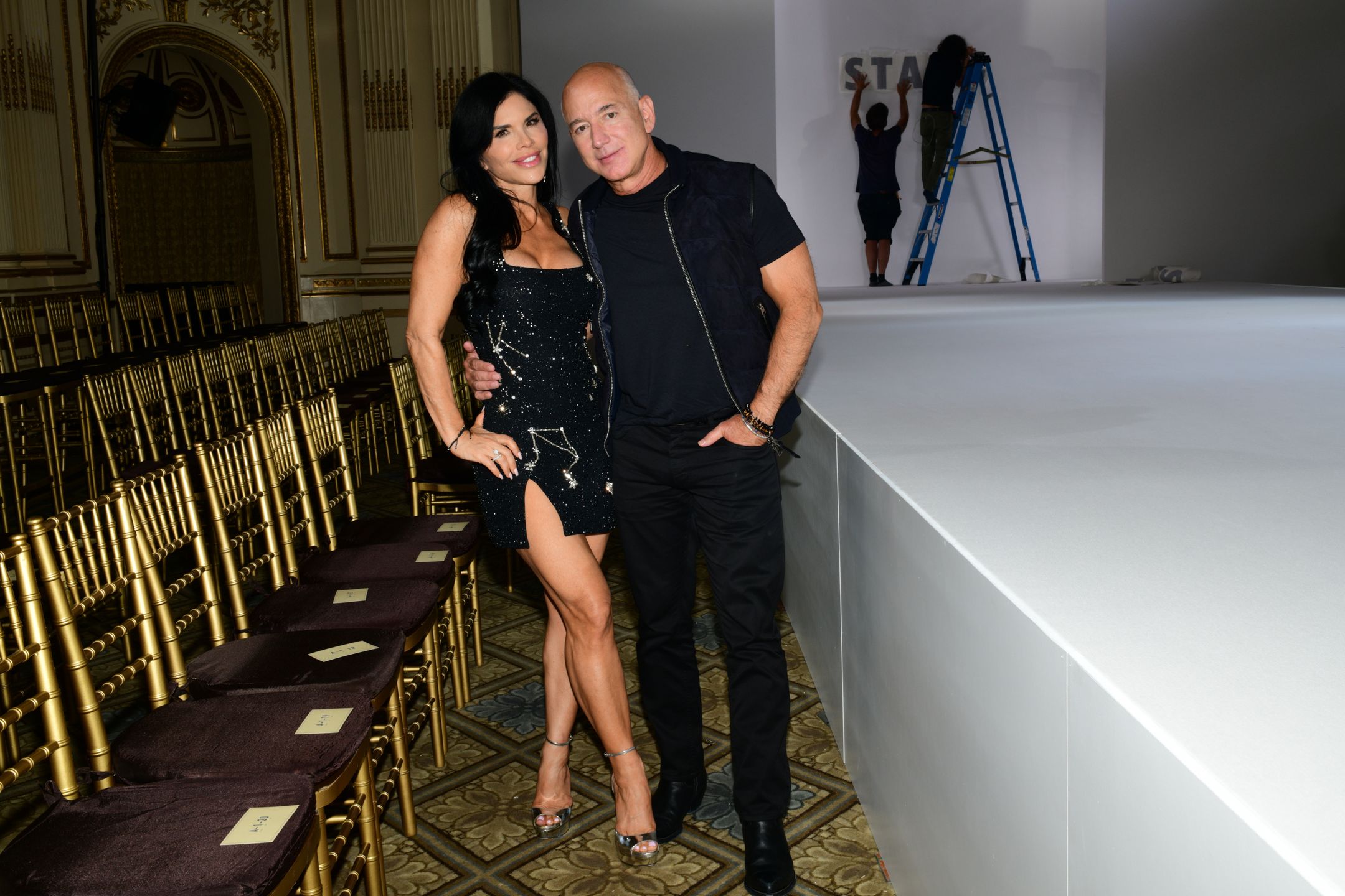 Staud Spring 2024 Runway Show - Front RowLauren Sánchez and Jeff Bezos at the Staud Spring 2024 Ready To Wear Runway Show at The Plaza hotel on September 10, 2023 in New York, New York. (Photo by Dolly Faibyshev/WWD via Getty Images)WWDrtw, nyc, nyfw, staud, runway, bestof, topix, spring 2024, topics