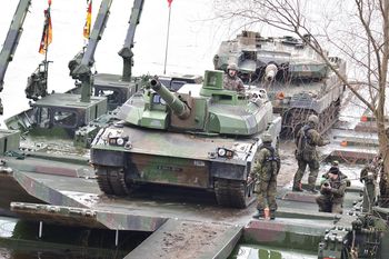 Francja ogłasza nową strategię. Rosja zagrożeniem, ważna rola Polski