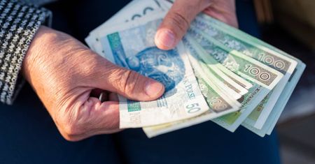 Emeryci popełniają błąd. Tracą nawet kilkaset złotych co miesiąc