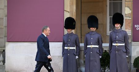 Macron, Scholz i Tusk. Rozpoczyna się szczyt w Londynie